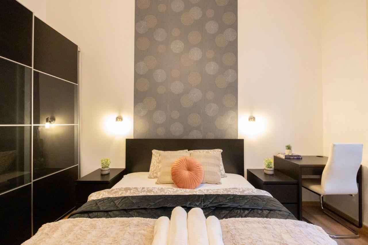 Spacious & Cozy Central Apartment W/ Terrace 부다페스트 외부 사진