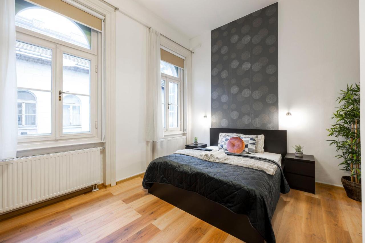 Spacious & Cozy Central Apartment W/ Terrace 부다페스트 외부 사진