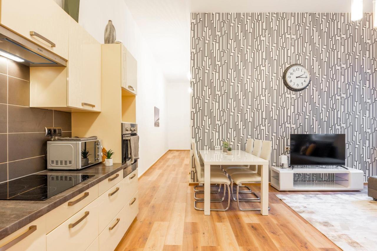 Spacious & Cozy Central Apartment W/ Terrace 부다페스트 외부 사진