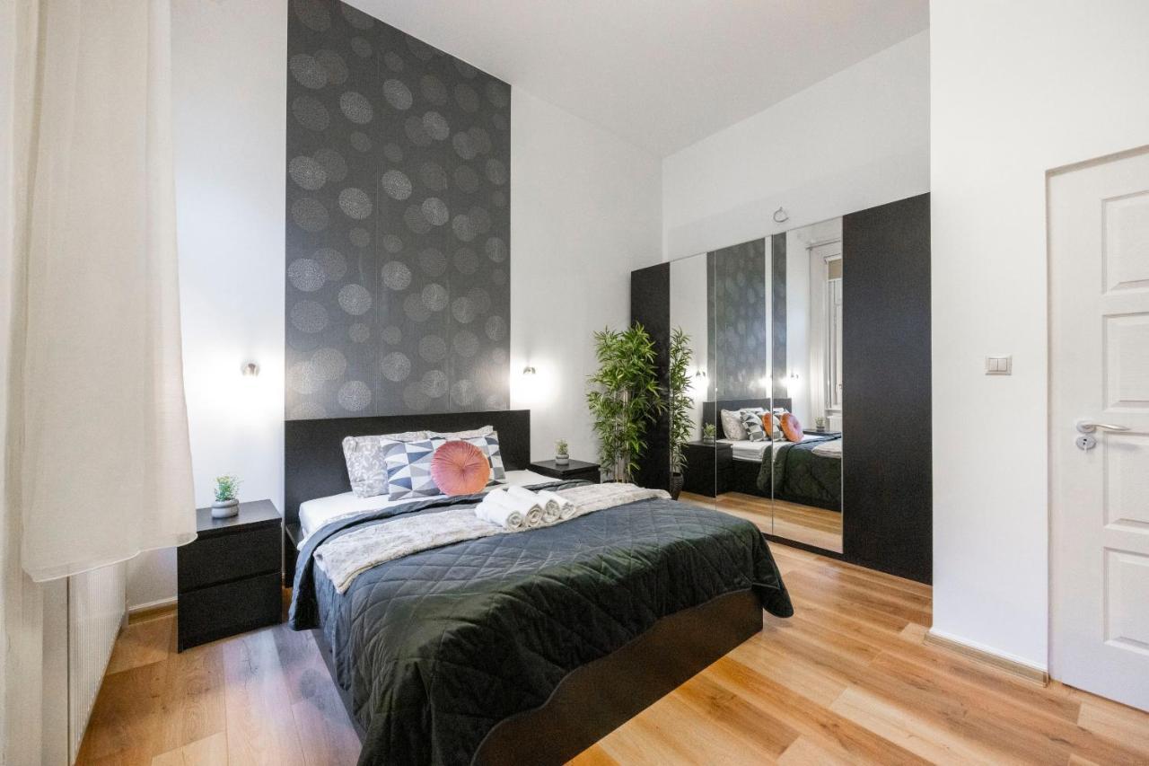Spacious & Cozy Central Apartment W/ Terrace 부다페스트 외부 사진