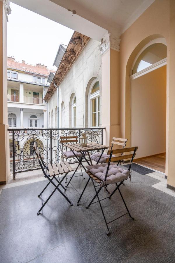 Spacious & Cozy Central Apartment W/ Terrace 부다페스트 외부 사진