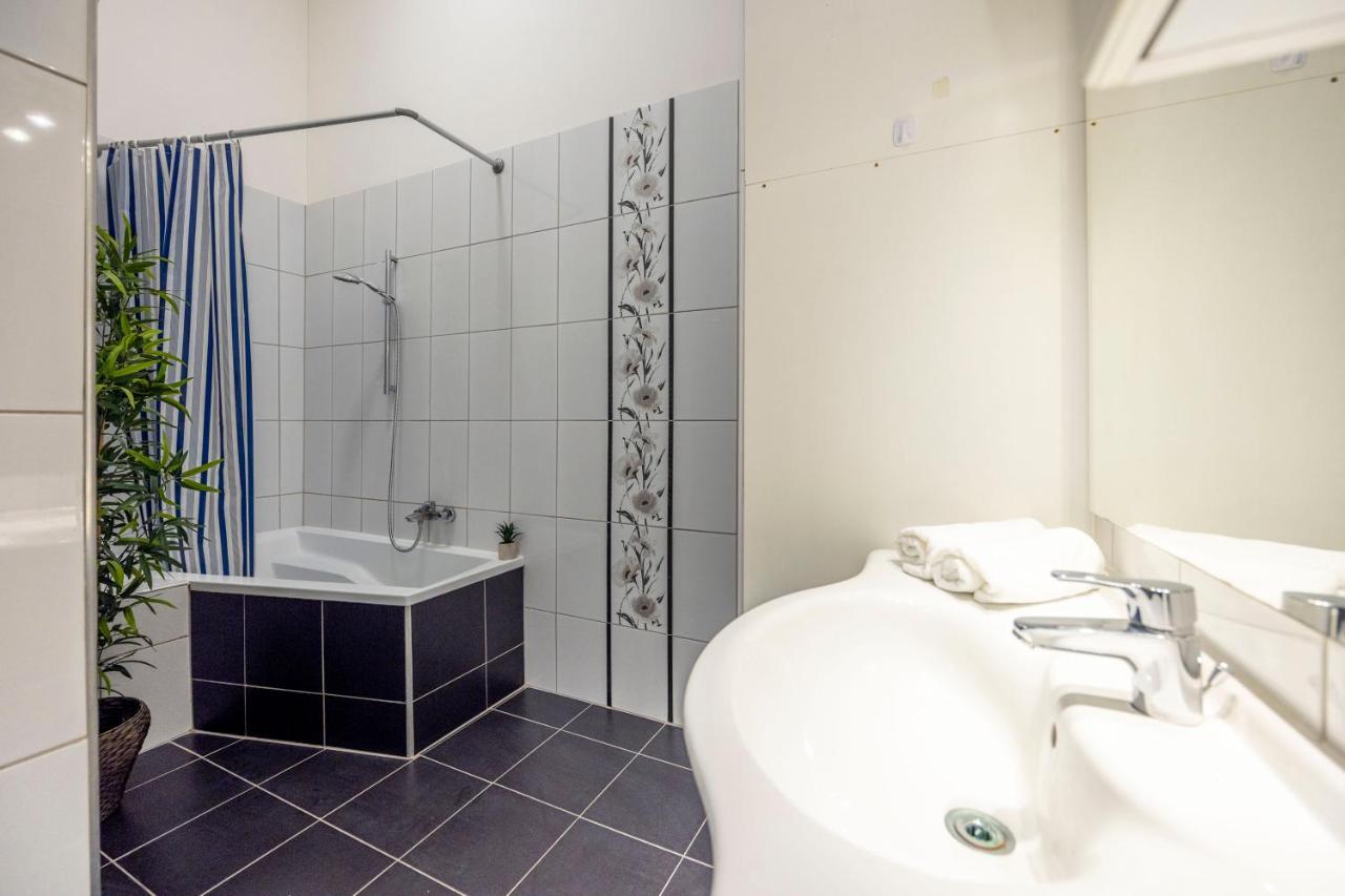 Spacious & Cozy Central Apartment W/ Terrace 부다페스트 외부 사진